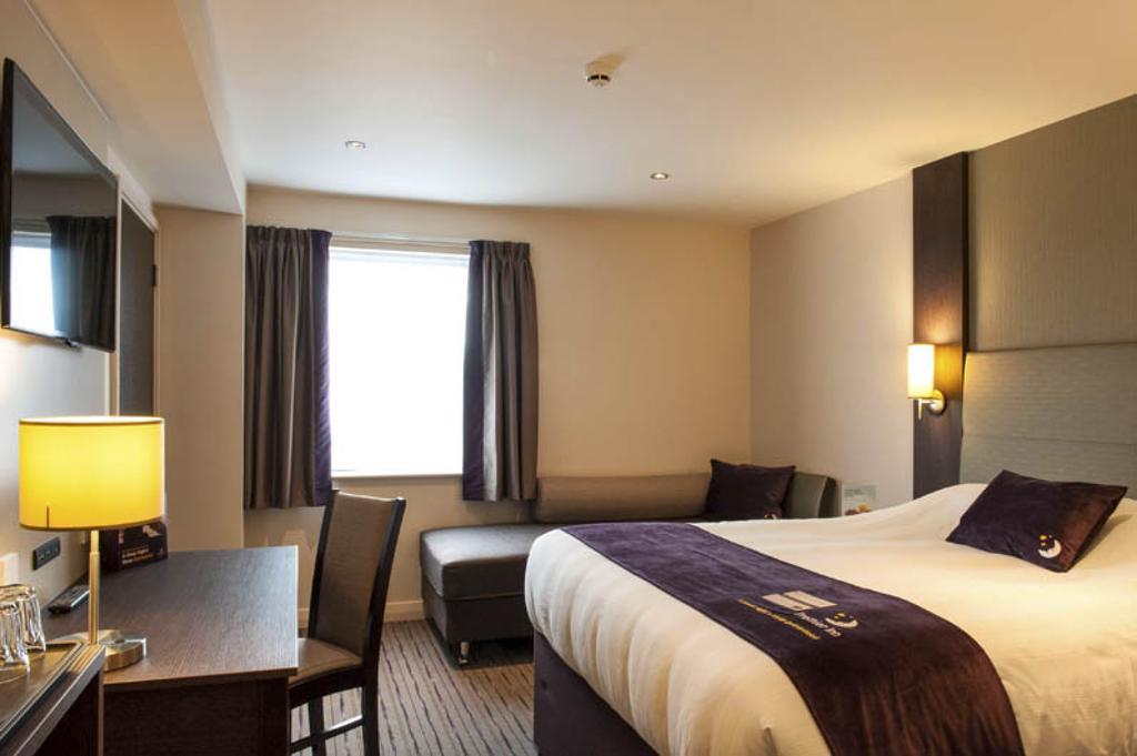 Premier Inn Фліт Екстер'єр фото