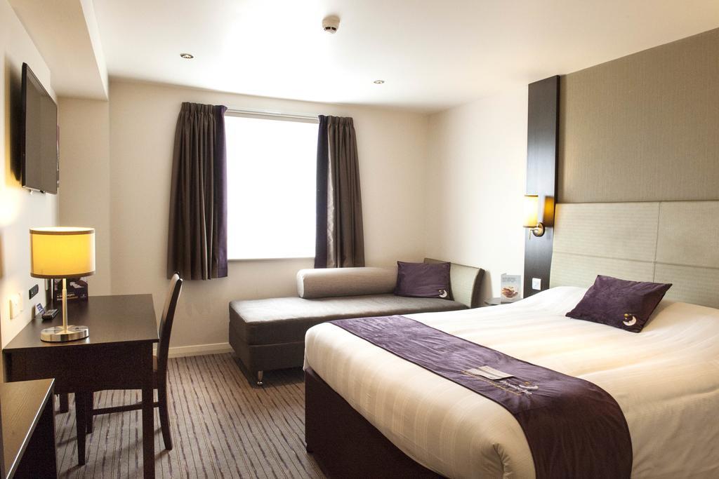 Premier Inn Фліт Екстер'єр фото
